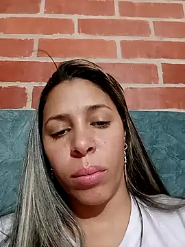 kiki milu online show from May 1, 2026, 10:59 pm