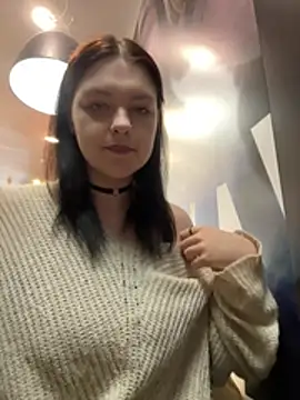 DeliaEffy online show from March 12, 2026, 7:56 am