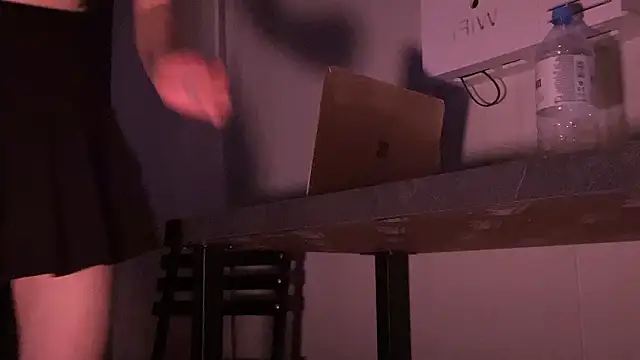 Snapshot of missmiroslava chatting on March 4, 2026, 2:58 pm missmiroslava online show from March 4, 2026, 2:58 pm