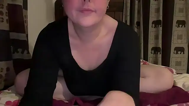 Ewelinababy online show from February 25, 2026, 9:58 pm