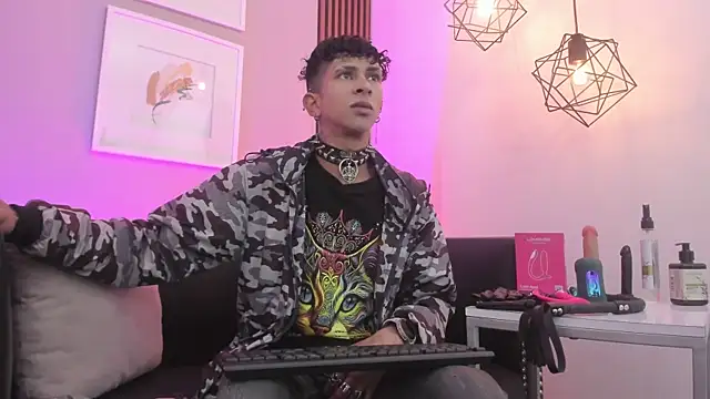 Maximoking26 online show from July 28, 2026, 12:48 pm