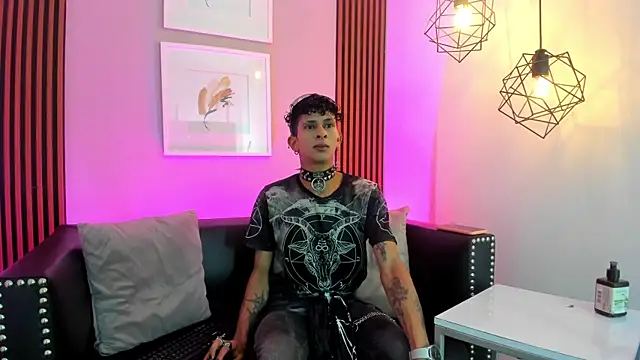 Maximoking26 online show from July 21, 2026, 11:33 am