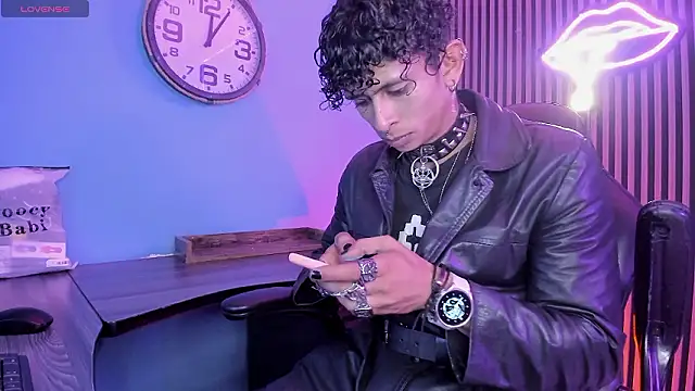 Maximoking26 online show from March 13, 2026, 3:33 am