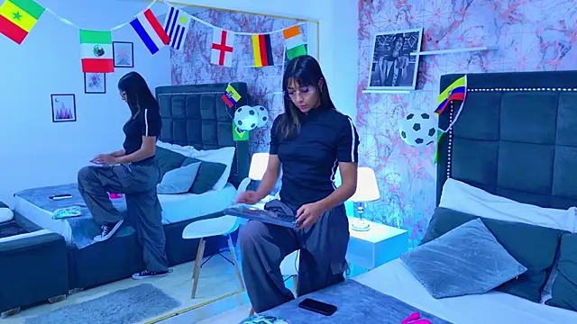 Snapshot of Raven_Gloomy chatting on July 15, 2026, 12:23 pm Raven Gloomy online show from July 15, 2026, 12:23 pm