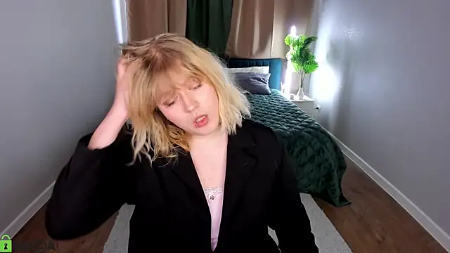 luna c0ra online show from March 12, 2026, 9:35 am