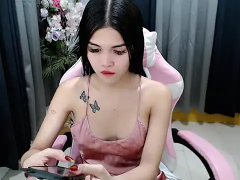 HoneyAfterDark  online show from April 5, 2026, 4:08 am