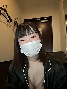 Snapshot of Yumi627 chatting on March 21, 2026, 8:19 am Yumi627 online show from March 21, 2026, 8:19 am