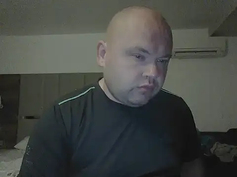 Snapshot of Rob1874 chatting on March 5, 2026, 1:13 am Rob1874 online show from March 5, 2026, 1:13 am