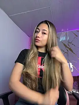 Snapshot of amy_ker_m chatting on July 3, 2026, 1:06 pm amy ker m online show from July 3, 2026, 1:06 pm