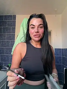 Darkfantisyx online show from April 17, 2026, 4:10 pm