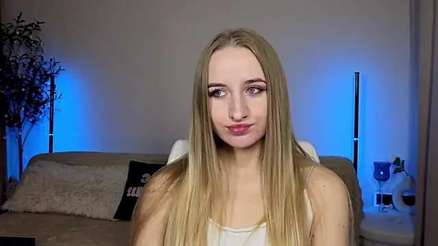 Oxy Foxie online show from June 2, 2026, 8:53 pm