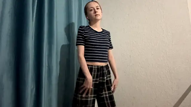 Snapshot of StaticBliss chatting on February 25, 2026, 1:28 am StaticBliss online show from February 25, 2026, 1:28 am