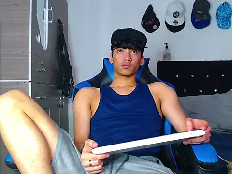 Snapshot of Lyam_Russo chatting on February 27, 2026, 8:52 pm Lyam Russo online show from February 27, 2026, 8:52 pm