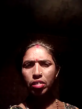 Snapshot of Hot_re83 chatting on February 27, 2026, 7:03 pm Hot re83 online show from February 27, 2026, 7:03 pm