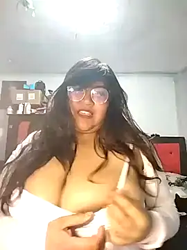 Snapshot of michu_kotomi chatting on February 20, 2026, 9:11 am michu kotomi online show from February 20, 2026, 9:11 am