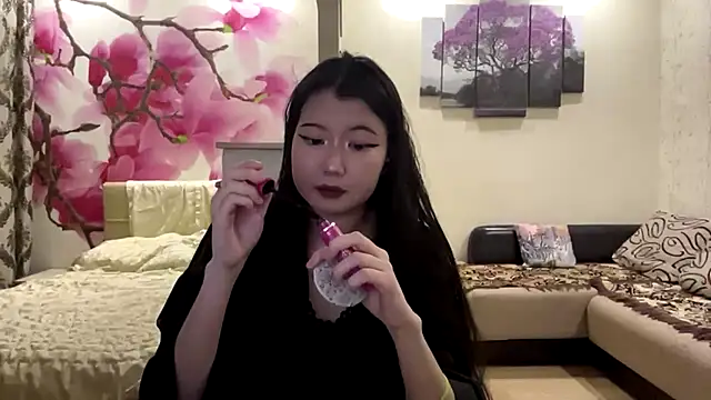 MaeRaads online show from April 1, 2026, 6:05 pm