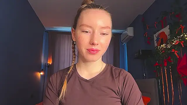 Snapshot of Anna_Kare chatting on March 2, 2026, 10:11 am Anna Kare online show from March 2, 2026, 10:11 am