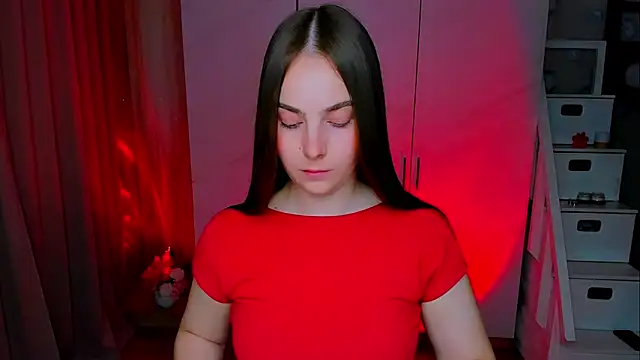 Maddy Wood  online show from June 1, 2026, 2:28 pm