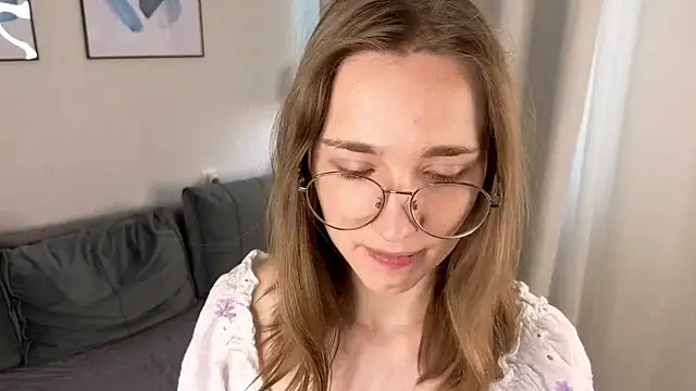 AshleyyJones online show from June 6, 2026, 2:11 pm
