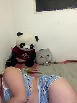 Snapshot of Caro_candy chatting on February 16, 2026, 6:28 pm Caro candy online show from February 16, 2026, 6:28 pm