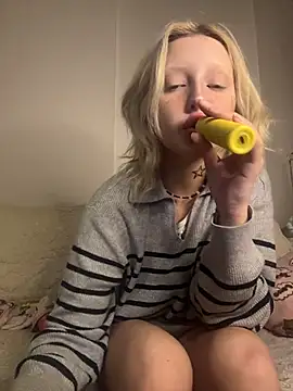 Snapshot of urlittlebaby666 chatting on February 20, 2026, 4:53 pm urlittlebaby666 online show from February 20, 2026, 4:53 pm