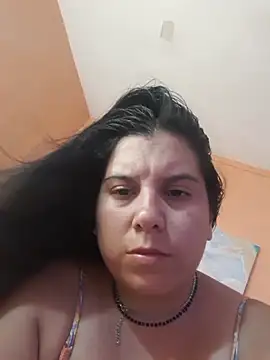 Lucia queen online show from April 1, 2026, 6:27 pm