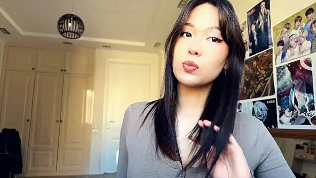 HannaOreo online show from May 12, 2026, 8:21 am