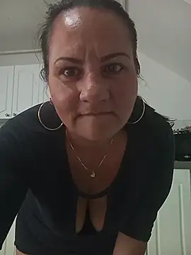 Mishell Perez online show from February 25, 2026, 7:03 pm