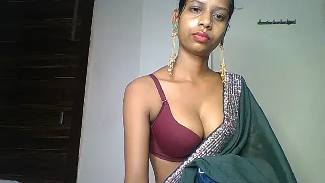 Snapshot of Rani1993 chatting on July 14, 2026, 4:35 pm Rani1993 online show from July 14, 2026, 4:35 pm