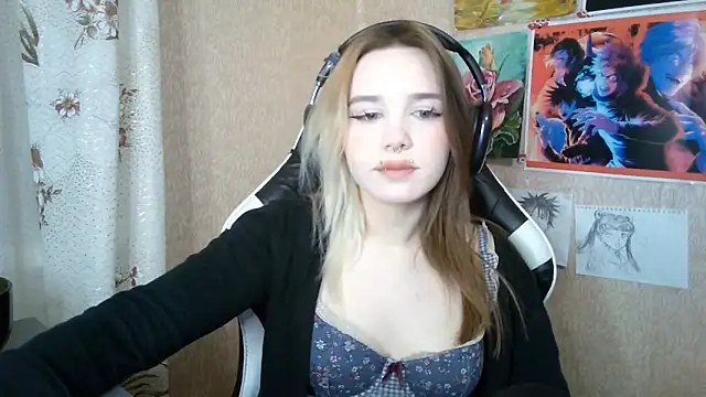 MilaTyan online show from April 12, 2026, 6:11 pm