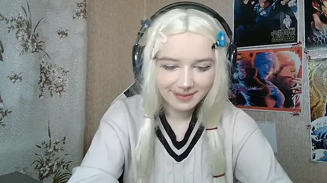 MilaTyan online show from March 22, 2026, 5:14 pm