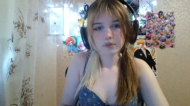 Snapshot of MilaTyan chatting on July 18, 2026, 2:03 pm MilaTyan online show from July 18, 2026, 2:03 pm