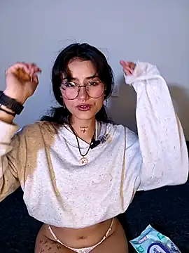 Lili  Clan online show from March 5, 2026, 11:32 pm