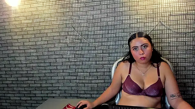 hillary bigbutt online show from March 29, 2026, 4:47 am