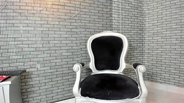 hillary bigbutt online show from March 16, 2026, 3:36 am