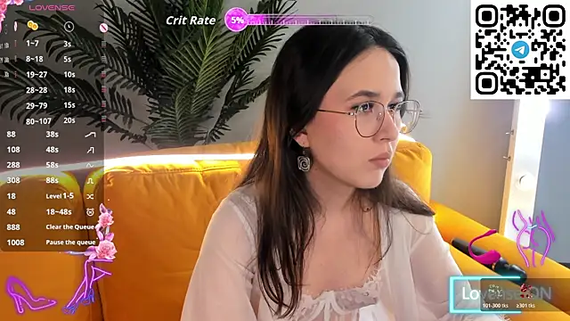 Snapshot of leylamirage chatting on June 7, 2026, 8:14 pm leylamirage online show from June 7, 2026, 8:14 pm