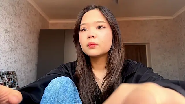 Snapshot of RegenaLandauer chatting on February 23, 2026, 6:47 am RegenaLandauer online show from February 23, 2026, 6:47 am