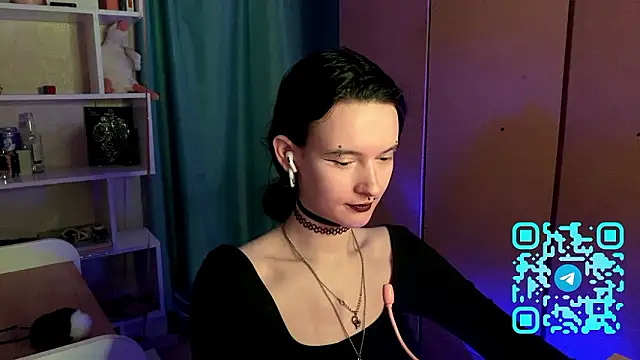 MabelDefina online show from March 28, 2026, 1:01 pm