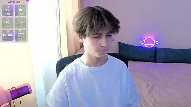  LukaHayes  online show from April 3, 2026, 12:22 pm