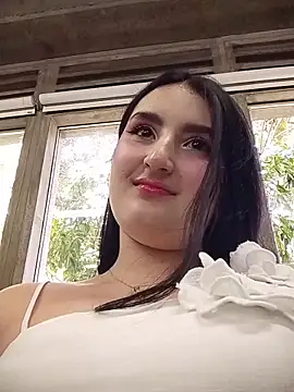 zoe moon   online show from April 11, 2026, 4:54 pm