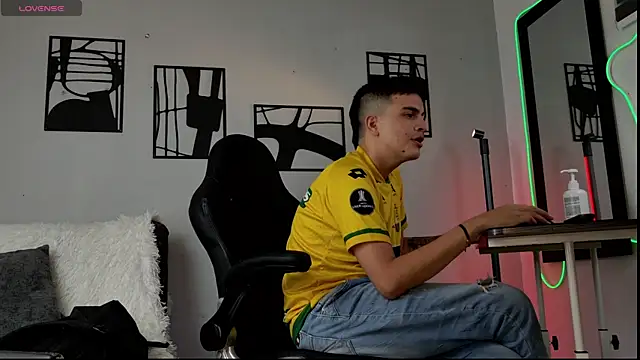 nico pelusa online show from April 13, 2026, 8:57 pm