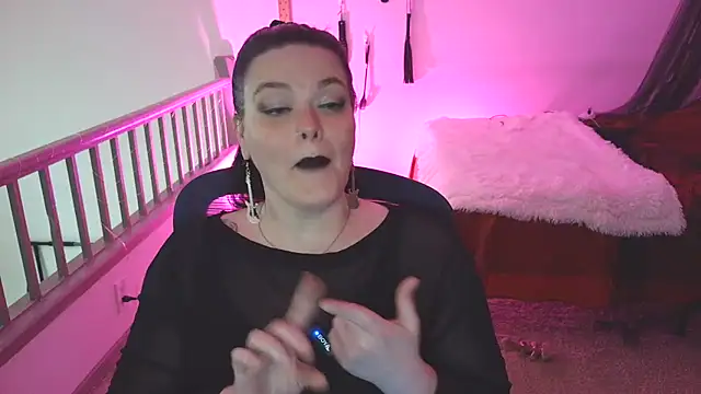 VixieNyx online show from April 15, 2026, 7:58 pm