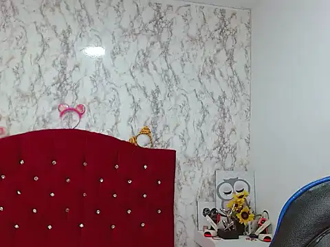 Snapshot of Ailanys_Miller chatting on February 19, 2026, 1:08 pm Ailanys Miller online show from February 19, 2026, 1:08 pm