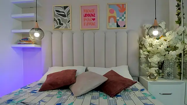 Mia Bailey  online show from March 25, 2026, 3:06 am