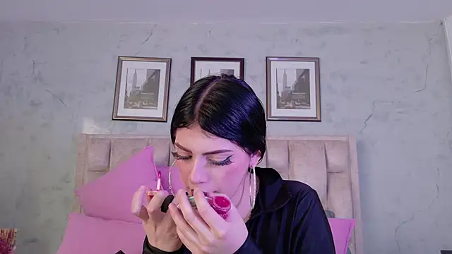 IsabellaRossi online show from April 23, 2026, 5:36 pm