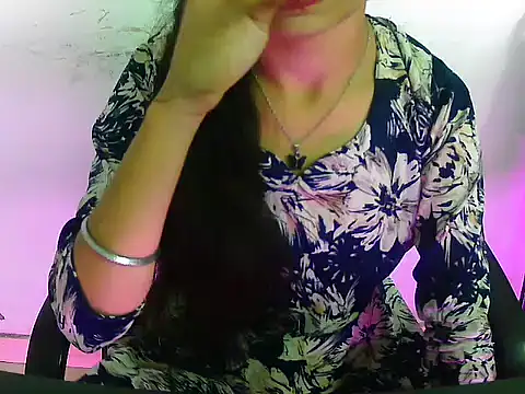 Snapshot of Hotsurbhi chatting on March 9, 2026, 4:49 am Hotsurbhi online show from March 9, 2026, 4:49 am
