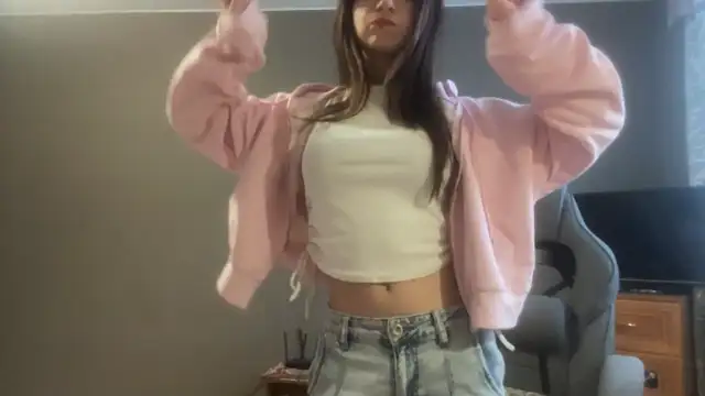 LunnaBliss online show from March 3, 2026, 2:46 pm