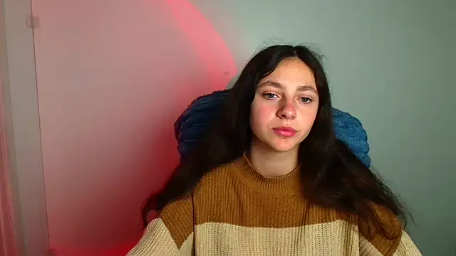 KissMeJulia online show from May 11, 2026, 5:20 am