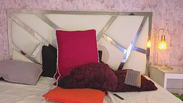 salo love online show from March 31, 2026, 12:51 pm