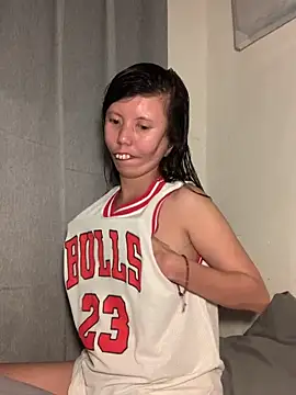 lady moon09 online show from February 25, 2026, 1:33 pm